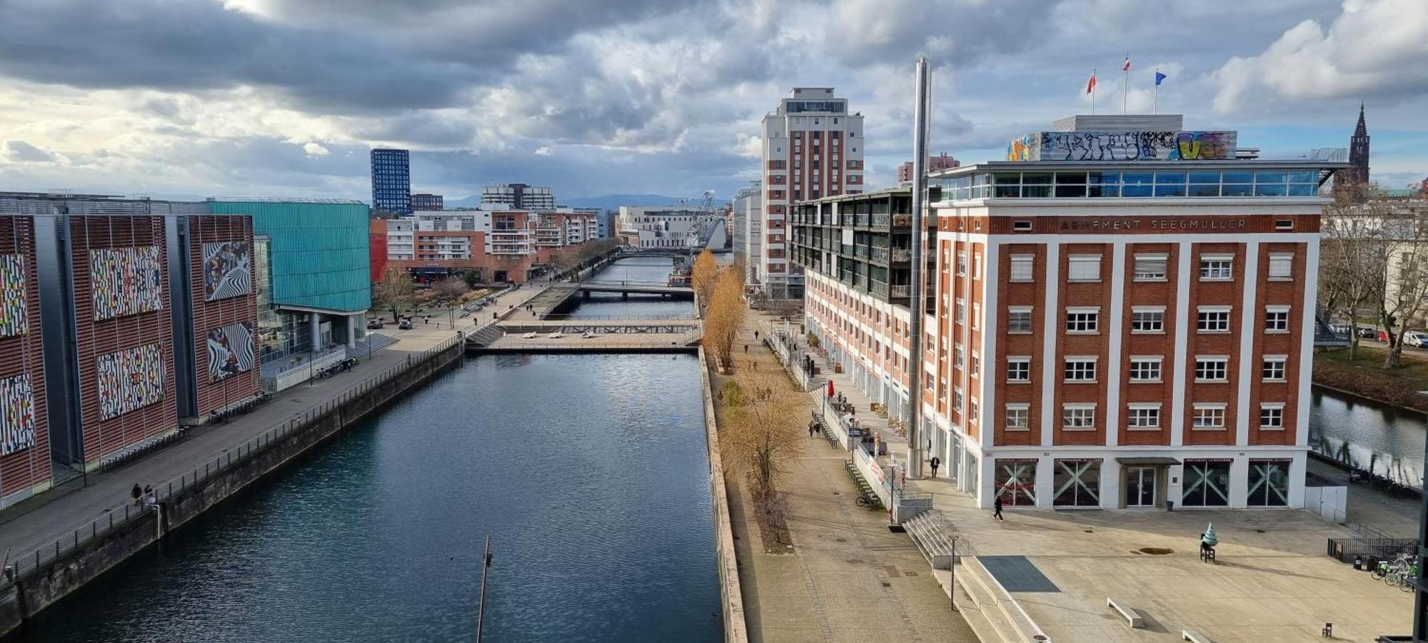 Bel Appartement Contemporain Avec Terrasse Climatisation Et Parking Payant En Option Strasbourg Eksteriør billede